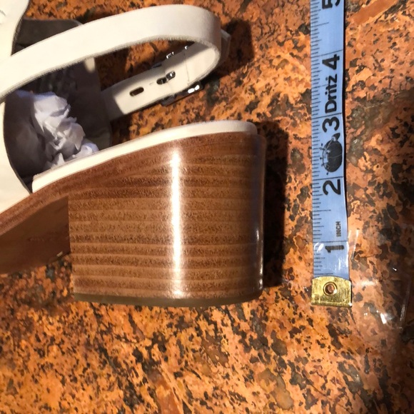 rag & bone sandal. White/cream. Size 39 - Picture 10 of 11